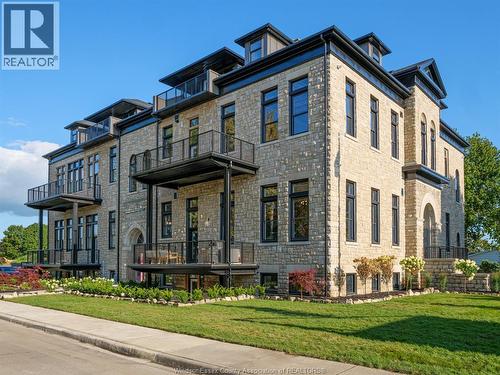 247 BROCK STREET Unit# 403 , Amherstburg, Ontario N9V 2H4 2