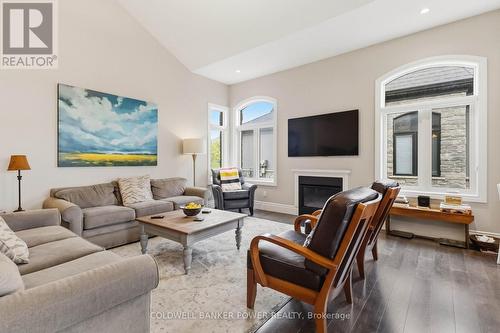 2483 MEADOWLANDS WAY , London North (North R), Ontario N6G 0P1 4