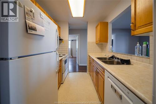 3000 SANDWICH Unit# 406 , Windsor, Ontario N9C 4G3 5