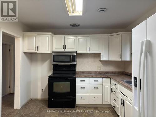 MAIN FLOOR UNIT - 893 FORD STREET , Peterborough (Otonabee Ward 1), Ontario K9J 5V2 5