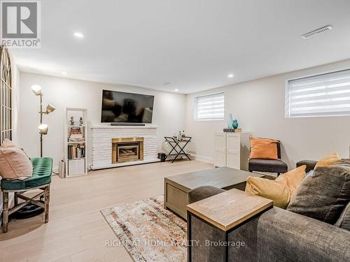 883 Francis Road, Burlington, ON 