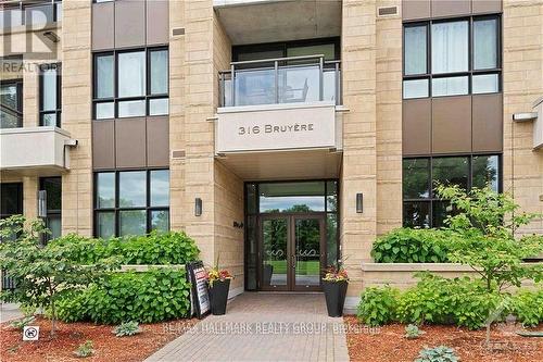 502 - 316 BRUYERE STREET , Ottawa, Ontario K1N 0C3 2