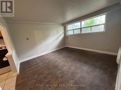 LOWER - 513 OAKWOOD AVENUE , Toronto, Ontario M6E 2W9 2