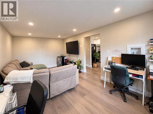 226 HEIMAN Street Unit# 1 , Kitchener, Ontario N2M 3M3 4