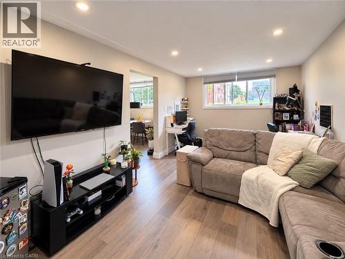 226 HEIMAN Street Unit# 1 , Kitchener, Ontario N2M 3M3 5