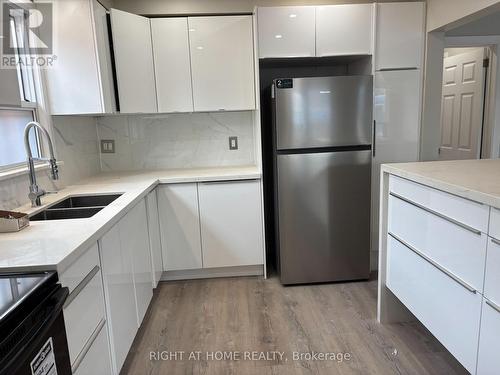 2ND FLOOR - 513 OAKWOOD AVENUE , Toronto, Ontario M6E 2W9 2