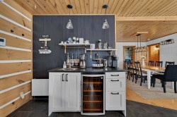 Bar - 