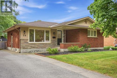 28 BRENTWOOD DRIVE  St. Catharines (Carlton/Bunting), ON L2M 4M2
