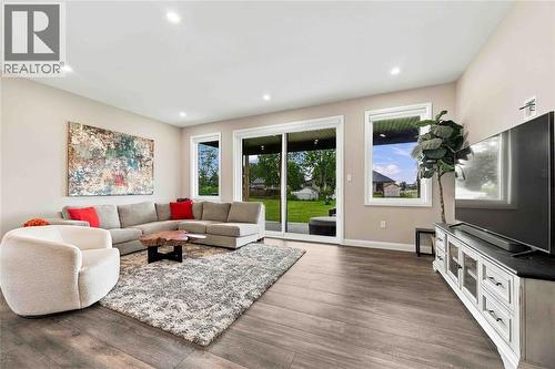 483 Kip Lane, Plympton-Wyoming, ON 