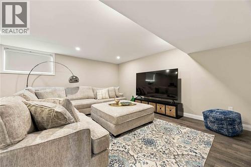 483 Kip Lane, Plympton-Wyoming, ON 