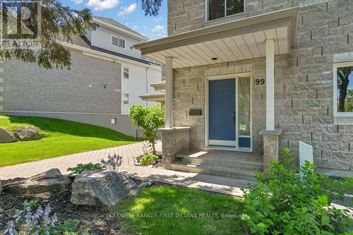 99 ROBSON COURT  Ottawa, ON K2K 2W1