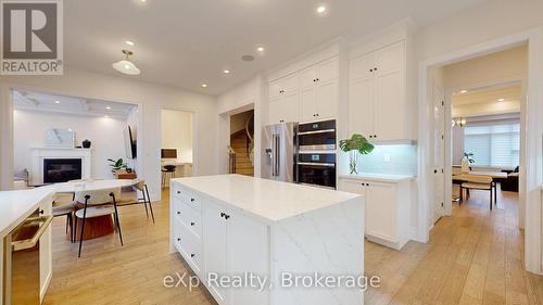 3313 SUNNINGDALE GARDENS , Oakville (GO Glenorchy), Ontario L6M 5K5 3