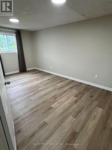 GROUND FLOOR - 118 HILDENBORO SQUARE , Toronto, Ontario M1W 1Y3 2