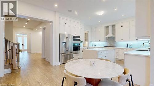 3313 SUNNINGDALE Gardens , Oakville, Ontario L6M 5K5 4