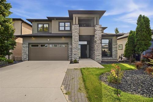180 North Town Road, Winnipeg, MB 