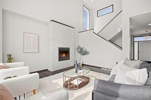 180 North Town Road, Winnipeg, MB 