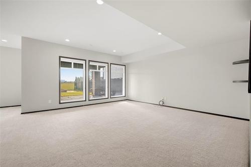180 North Town Road, Winnipeg, MB 