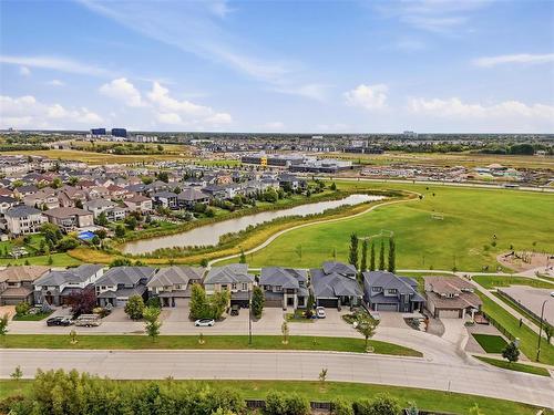 180 North Town Road, Winnipeg, MB 