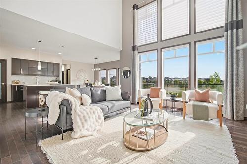 180 North Town Road, Winnipeg, MB 