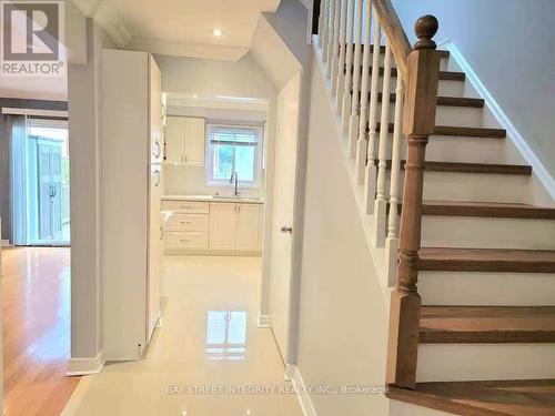 22 DUNBAR CRESCENT , Markham, Ontario L3R 6W8 4