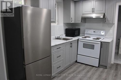 252 SIMPSON CRESCENT , London East, Ontario N5V 5E1 3