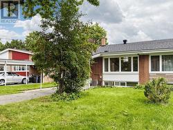 77 BILLINGTON CRESCENT Toronto, ON M3A 2G7