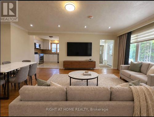 UPPER LEVEL - 26 WEDGEWOOD DRIVE , Toronto, Ontario M2M 2H3 2