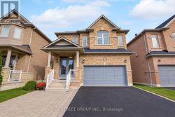 11 FARMINGTON ROAD Whitchurch-Stouffville, ON L4A 0Y5