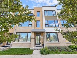 3 - 211 SQUIRE CRESCENT Oakville, ON L6H 7C3