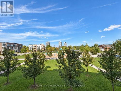 3 - 211 SQUIRE CRESCENT , Oakville, Ontario L6H 7C3 2