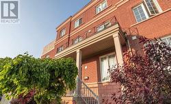 3 HERZBERG GARDENS Toronto, ON M3J 3P5
