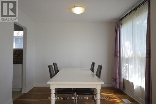 32 AXSMITH CRESCENT , Toronto, Ontario M2J 3K3 4
