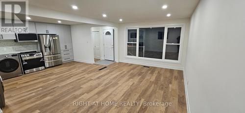 MAIN FLOOR - 38 JASPER DRIVE , Aurora, Ontario L4G 3B9 5