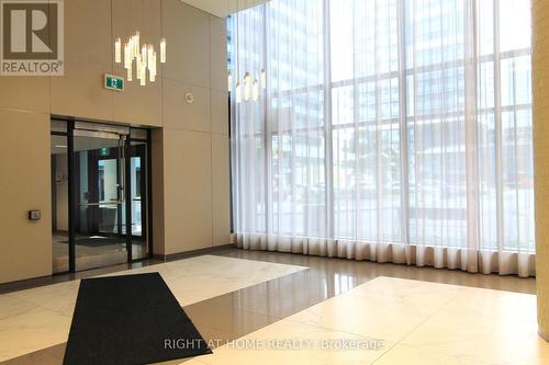 907 - 85 ONEIDA CRESCENT , Richmond Hill, Ontario L4B 0H4 3