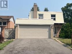 711 IRWIN CRESCENT Newmarket, ON L3Y 5A4