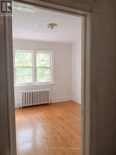 2 - 104 TWENTY FIFTH STREET , Toronto, Ontario M8V 3P8 3