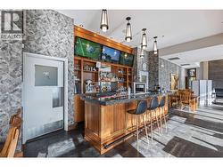 Clubhouse with public restaurant - 