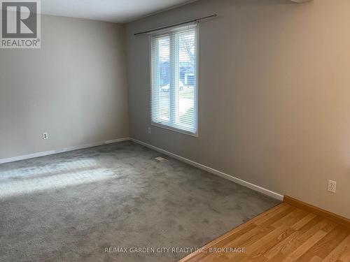 UPPER - 9 STONEGATE DRIVE , St. Catharines (Secord Woods), Ontario L2P 3K9 4
