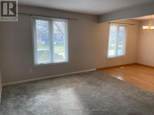 UPPER - 9 STONEGATE DRIVE , St. Catharines (Secord Woods), Ontario L2P 3K9 5