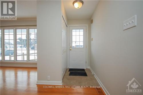 74 HILLIARD AVENUE , Ottawa, Ontario K2E 6C1 2