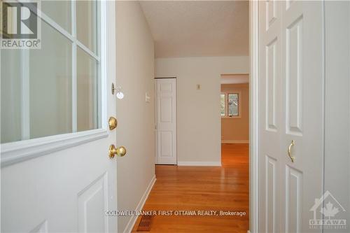 74 HILLIARD AVENUE , Ottawa, Ontario K2E 6C1 4