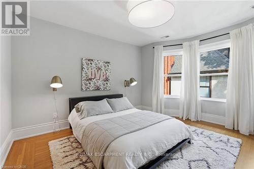 2 Freeman Place, Hamilton, ON 