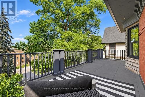 2 Freeman Place, Hamilton, ON 
