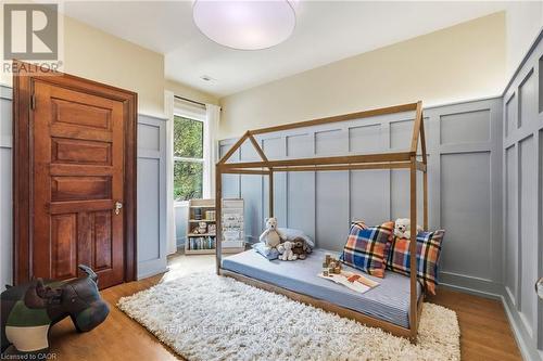 2 Freeman Place, Hamilton, ON 