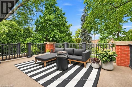 2 Freeman Place, Hamilton, ON 