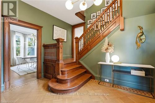 2 Freeman Place, Hamilton, ON 
