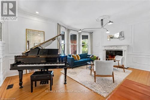 2 Freeman Place, Hamilton, ON 