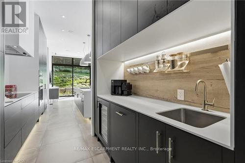 2 Freeman Place, Hamilton, ON 