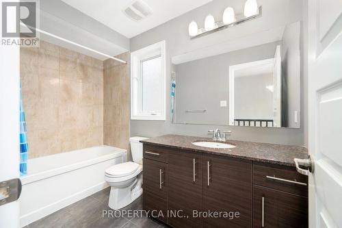 Full bath, deep soaker tub - 125 Sweetvalley Drive, Ottawa, ON 