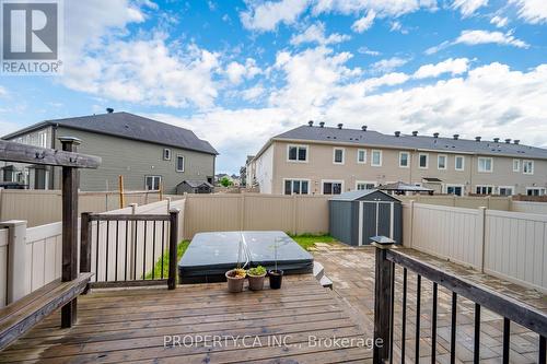 Private deck, perfect to relax - 125 Sweetvalley Drive, Ottawa, ON 